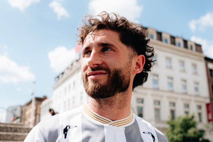 📷 Voici le nouveau maillot domicile du Sporting de Charleroi
