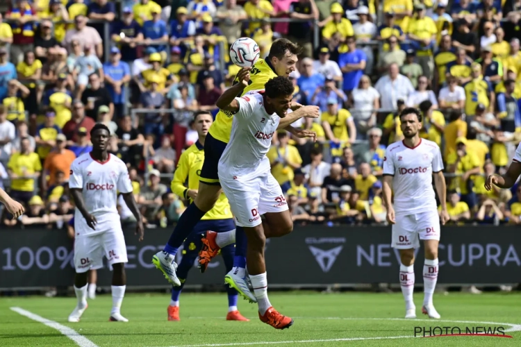 Né à Recht, formé à Mönchengladbach, il va signer en Jupiler Pro League