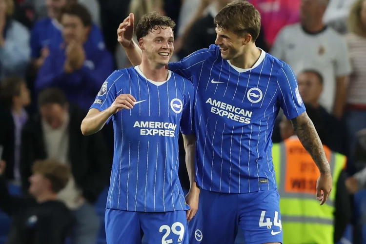 Maxim De Cuyper séduit son entraîneur à Brighton : "Il peut nous aider grâce à sa créativité"