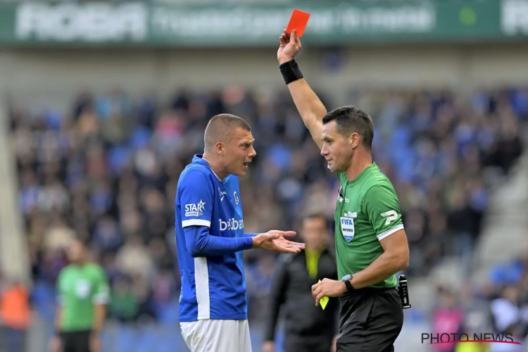 Un ancien arbitre n'épargne pas l'arbitrage de Genk - Standard : "L'UEFA n'aurait pas apprécié"