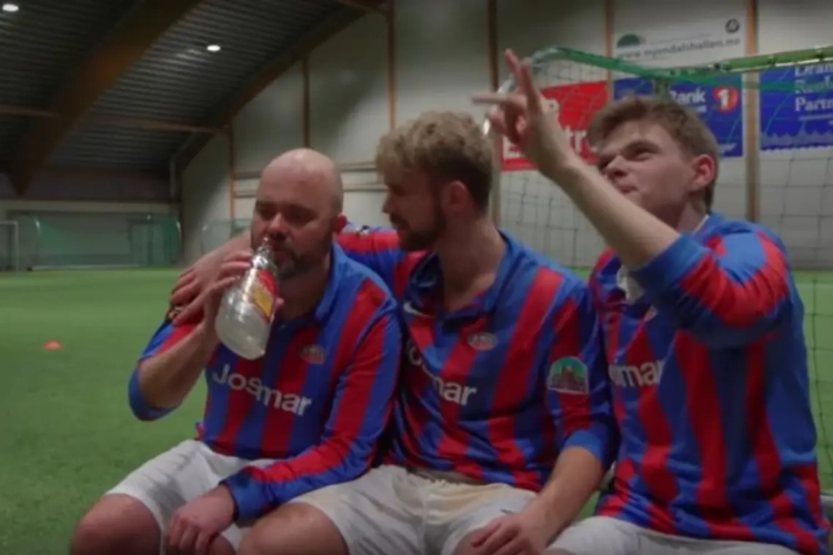Des Norvégiens inventent le "football ivre" (VIDEO)