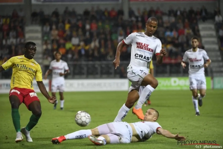 Un défenseur de Zulte-Waregem n'exclut toujours pas de partir, Dury espère qu'il reste