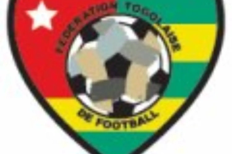 Quatre buts en un match pour Adebayor