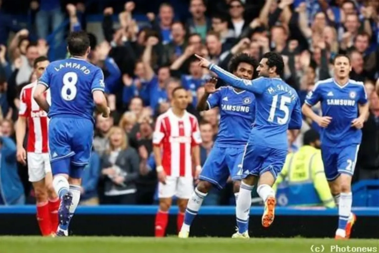 Chelsea bat Stoke et reprend la tête du championnat