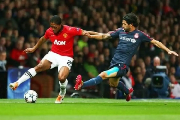 Valencia prolonge à Manchester United