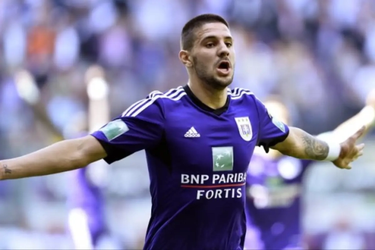 Hasi donne une amende à Mitrovic