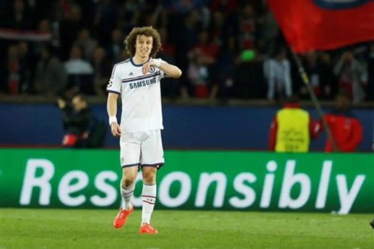 Le PSG annonce David Luiz !