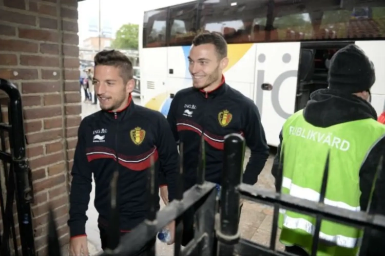 Mertens incite Vermaelen à le rejoindre à Naples