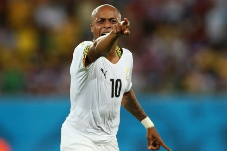 Ayew met l'Angleterre à ses pieds