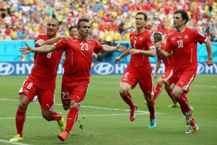 Shaqiri s'offre un triplé avec la Suisse