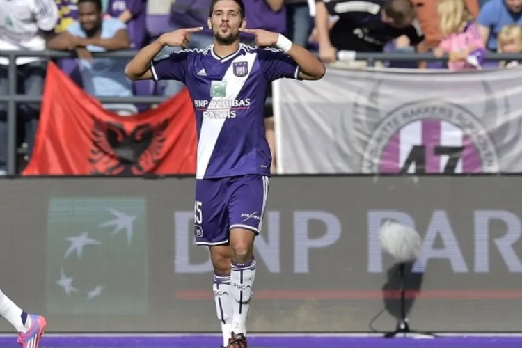 Mitrovic ne se nourrit pas comme un sportif