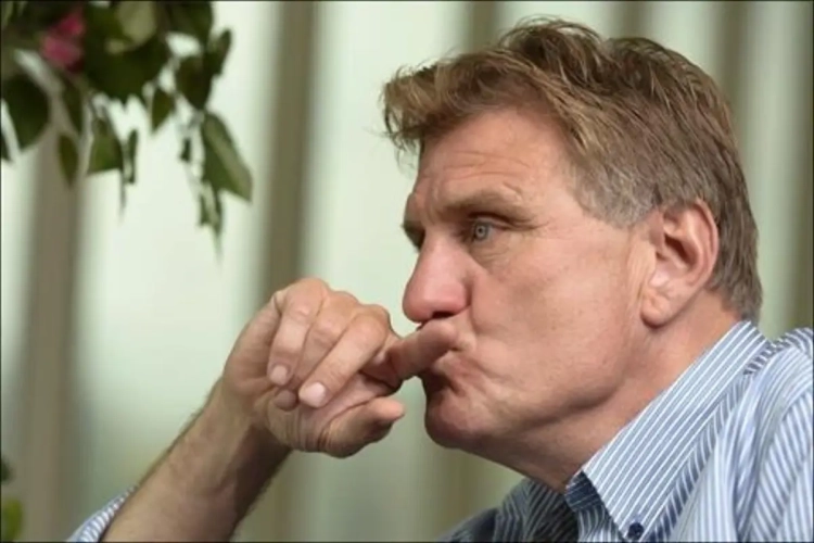 Ceulemans sur les T1 sans licence pro: "C'est dommage"