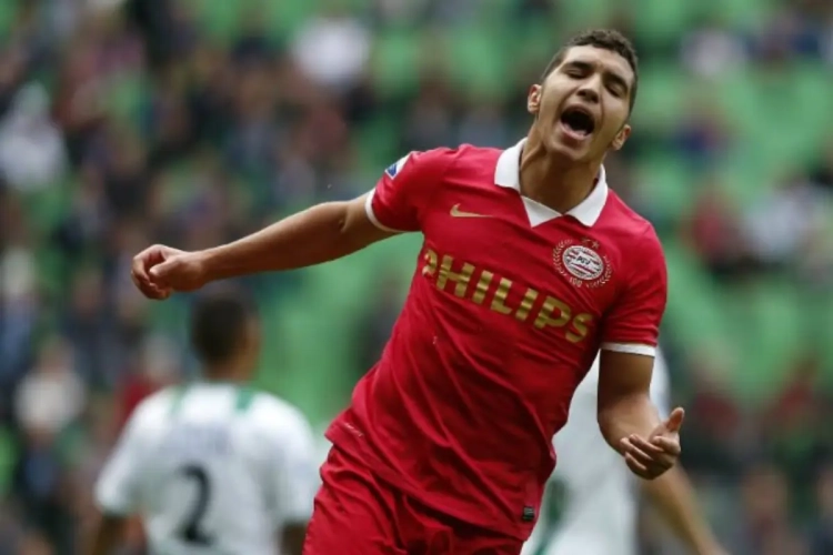 A défaut de jouer au foot, Bakkali chante 