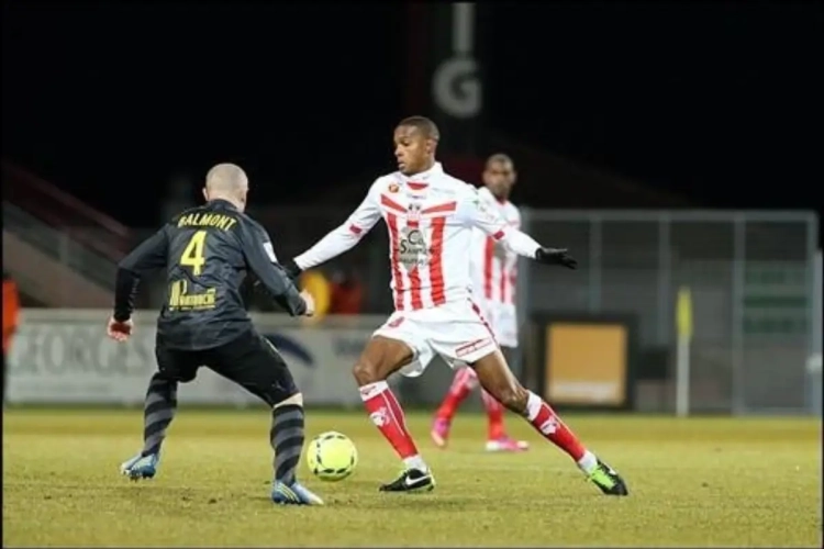 Faty tout proche du Standard