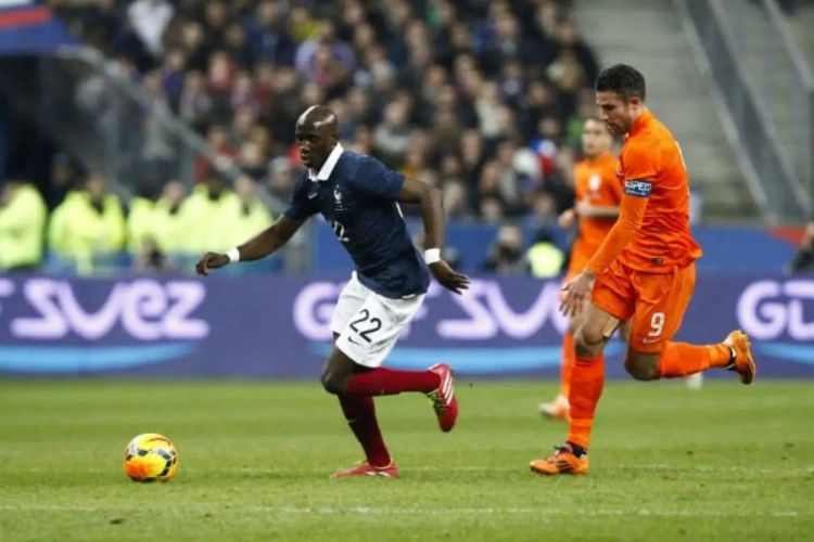 Mangala: " Je peux gagner des trophées à City "