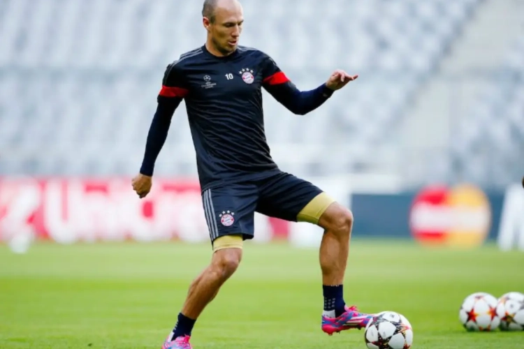 Longue absence pour Robben ?