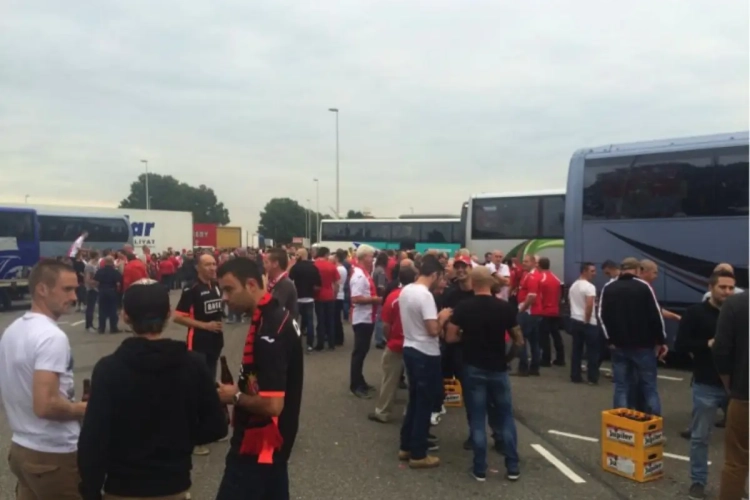 Les fans du Standard sont déçus : "Pourquoi les Anderlechtois ne sont pas sanctionnés ?"