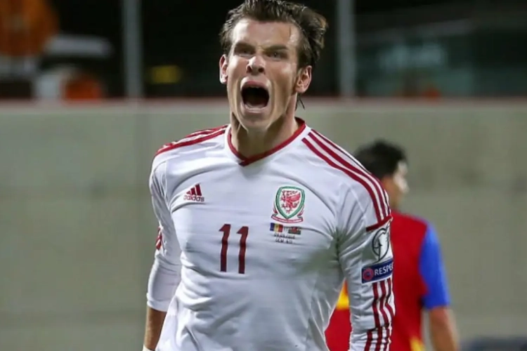 La leçon de coup franc de Gareth Bale