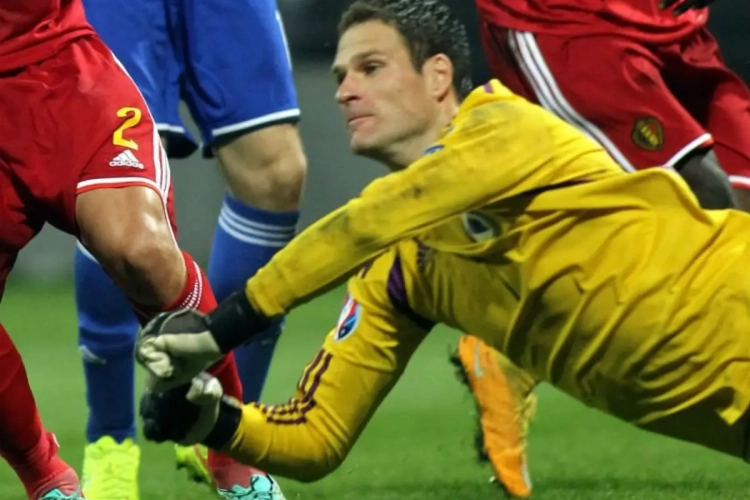 Asmir Begovic: " Je m'excuse vis-à-vis de mon équipe "