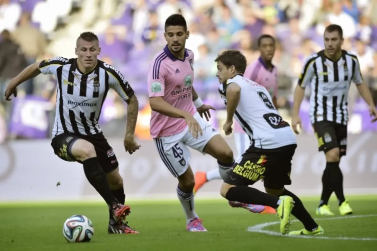 "Charleroi a un accord pour jouer la Coupe d'Europe à Anderlecht, le cas échéant"