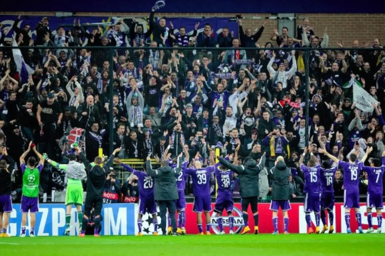Mbemba dans le Kop anderlechtois