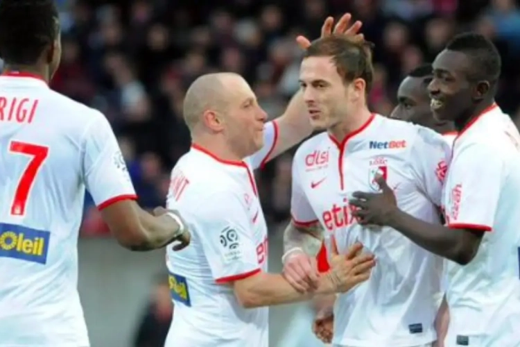 Lille continue son redressement, Saint-Etienne avec les meilleurs