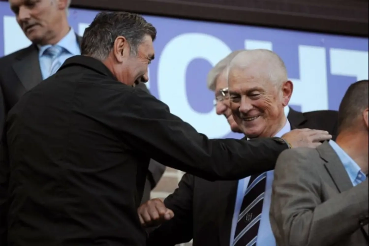 Mister Michel restera chez lui: "Les supporters brugeois me doivent déjà trois costumes"