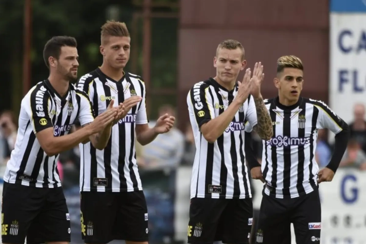 Un Carolo est prêté à Roulers