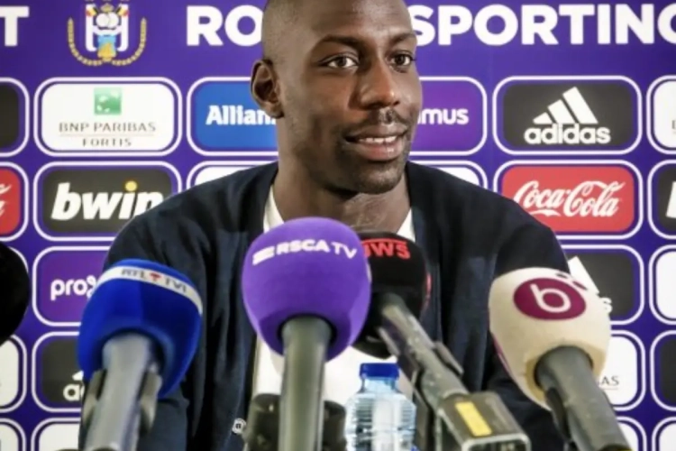 Les premiers pas d'Okaka à l'entraînement