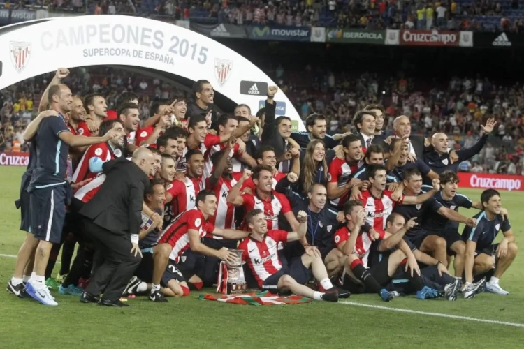 Espagne : Folie dans les rues de Bilbao après la victoire en Supercoupe (PHOTOS)