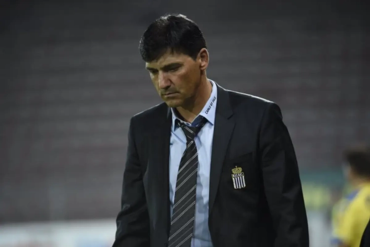 Felice Mazzù amer : "Il est temps de prendre des décisions, pour le bien de l'équipe"