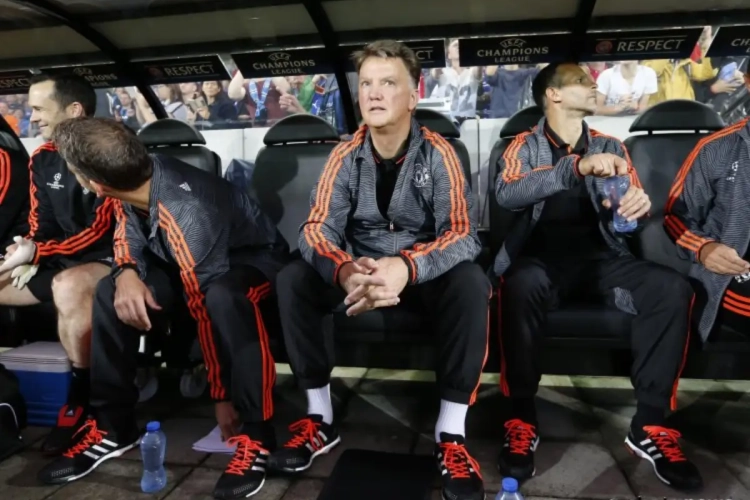 Revivez le regard assassin de Louis Van Gaal face au FC Bruges