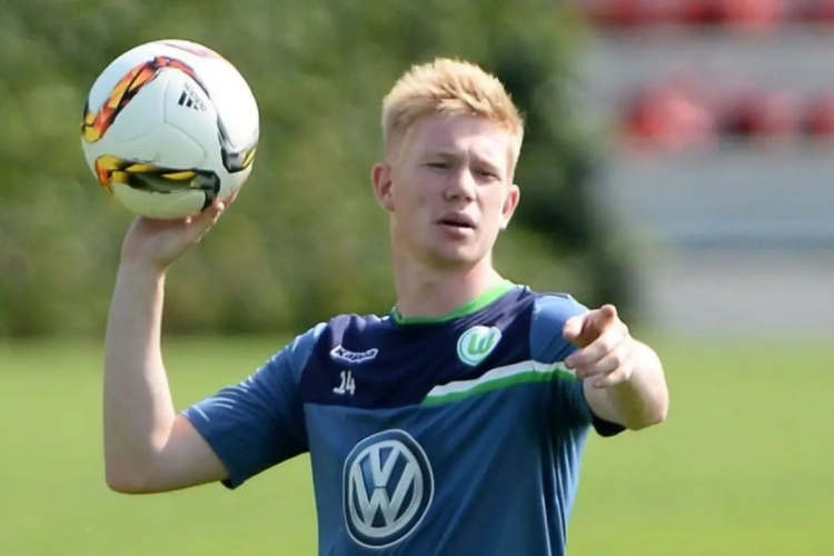 La photo de la signature de De Bruyne