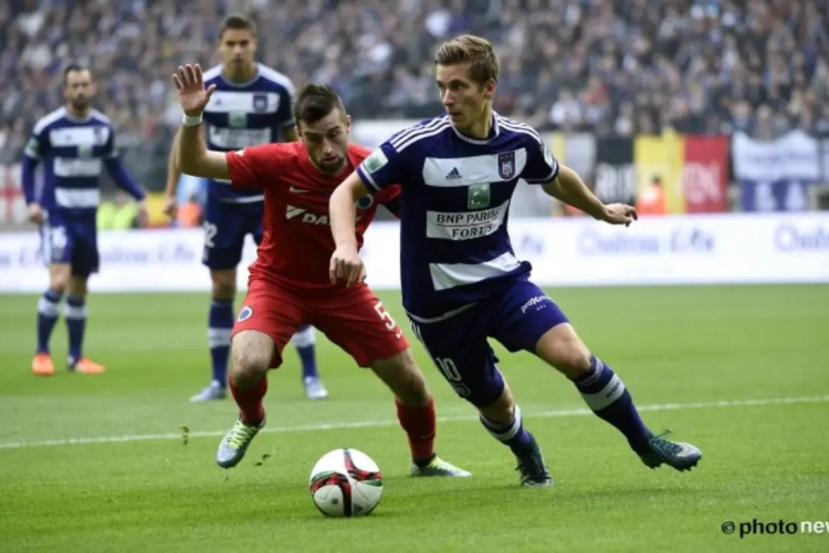 Dennis Praet sur le mur courtraisien: "C'est typique en Belgique"