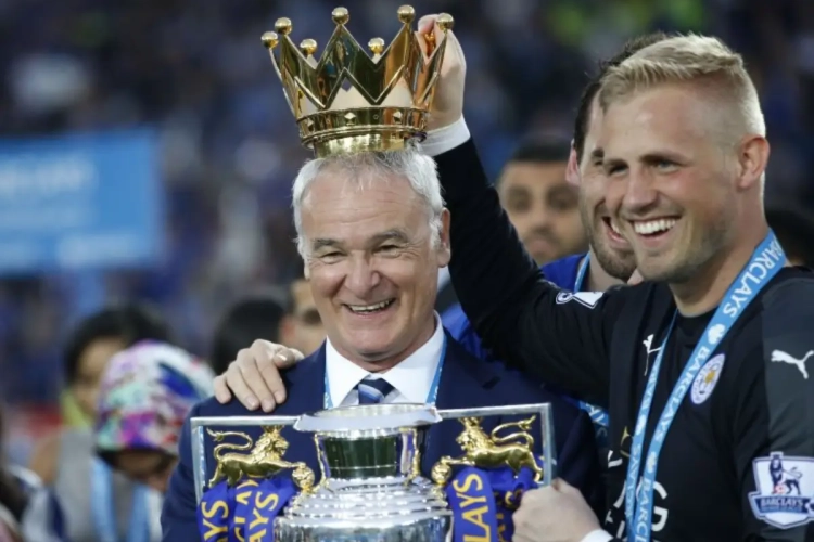 Leicester City reçoit son trophée ! (Photos)
