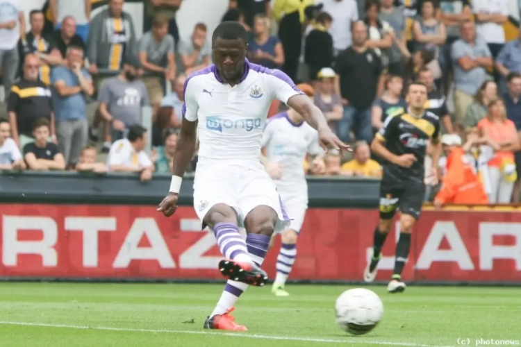 Lokeren ne fait pas le poids face à Newcastle (VIDEOS)