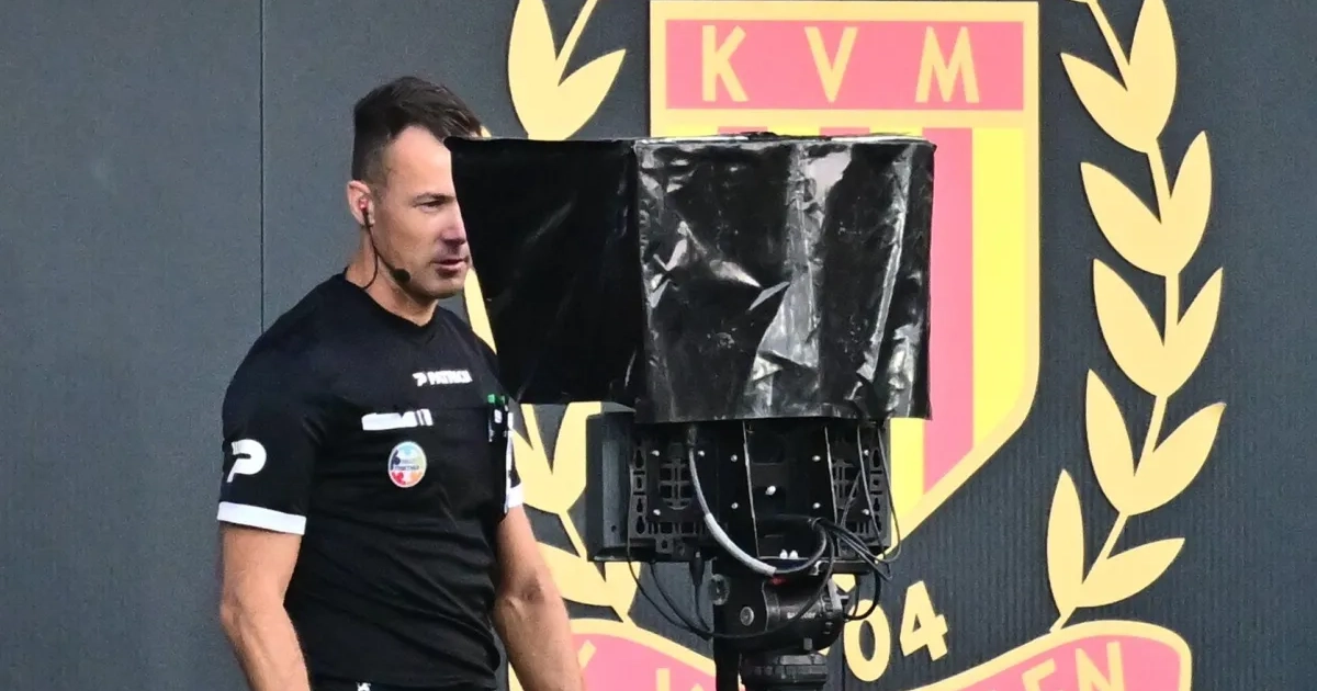 Le VAR a-t-il coûté la victoire au Standard ? Bram Van Driessche répond aux supporters