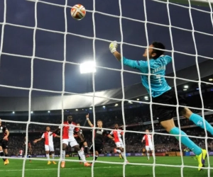 Dans un contexte houleux, le Standard s'incline sur le fil à Feyenoord (2-1)