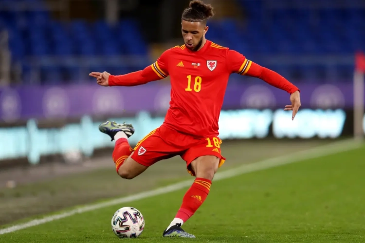 Trois joueurs gallois rentrent à la maison pour avoir manqué au protocole sanitaire