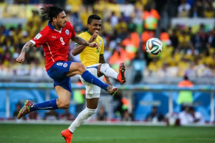 La superbe retournée de Mauricio Pinilla