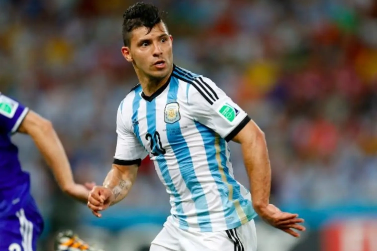 Agüero sur Messi: "Jamais vu dans un tel état"