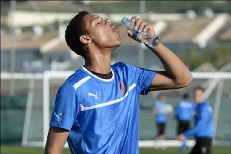 Un Brugeois entre Westerlo et Waasland Beveren