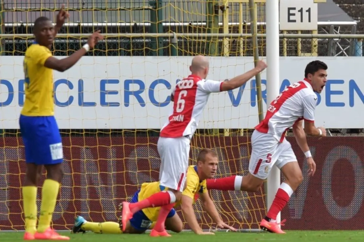 Sans briller, le Standard l'emporte à Waasland-Beveren (0-2)