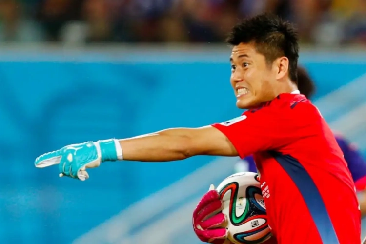 Le nouveau coéquipier d'Eiji Kawashima
