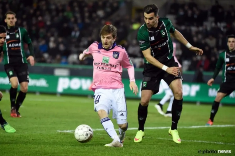 Anderlecht assure l'essentiel au Cercle (0-2) et revient à quatre points du Club 