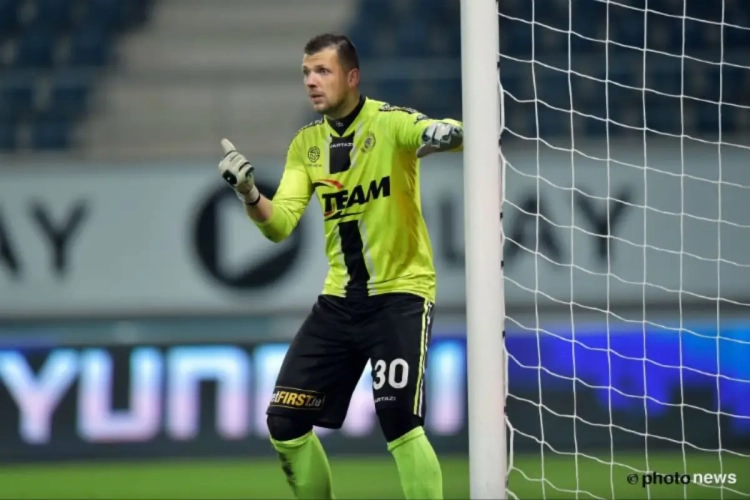 Bob Peeters change encore de gardien