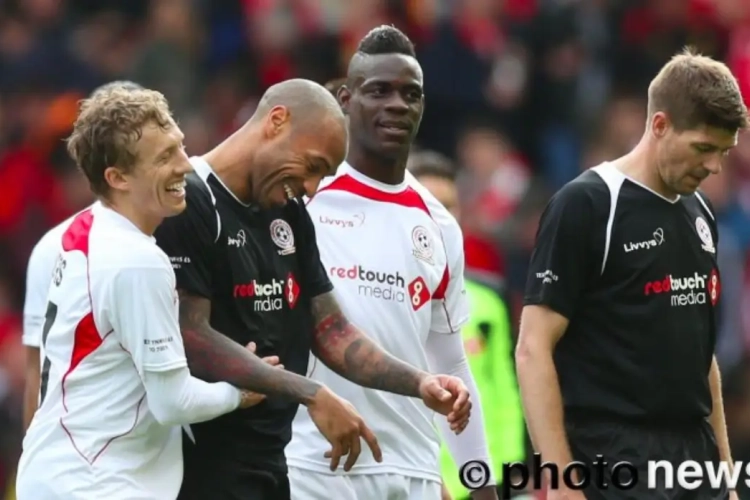 Match de charité à Liverpool: Gerrard et Balotelli à la fête