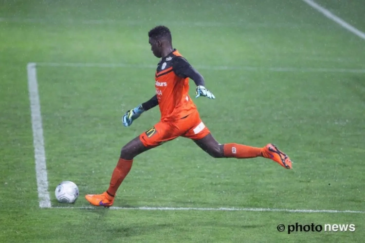 Un jeune gardien français s'offre un petit pont