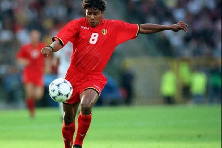 Un ancien Diable Rouge retrouve un banc