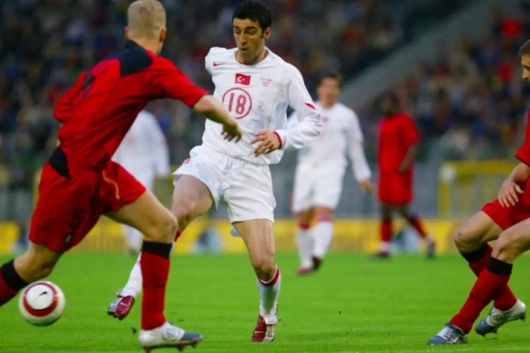 Un journaliste turc écarté de l'antenne en plein match après avoir mentionné un nom interdit